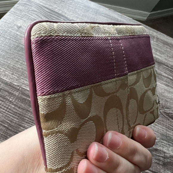 COACH SIGNITURE WRISTLET BFPM-01-327 - Picture 5 of 9